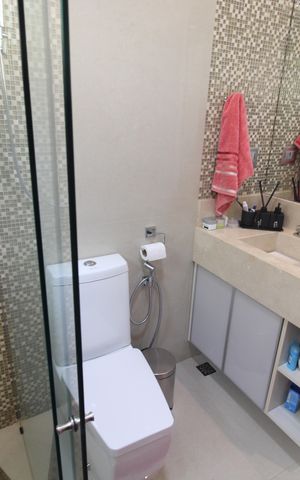 Casa à venda com 145m², 4 quartos e 3 vagasBanheiro 1
