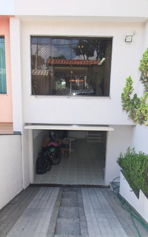 Casa à venda com 145m², 4 quartos e 3 vagasGaragem