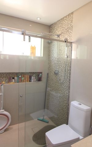Casa à venda com 145m², 4 quartos e 3 vagasBanheiro 1