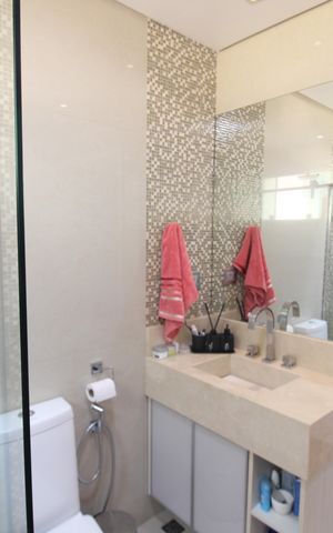 Casa à venda com 145m², 4 quartos e 3 vagasBanheiro 1