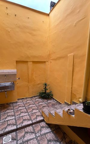 Casa à venda com 40m², 3 quartos e sem vagaÁrea de Serviço