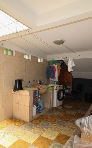 Casa à venda com 500m², 5 quartos e 2 vagas Casa à venda com 500m², 5 quartos e 2 vagasÁrea comum Salão de Festas