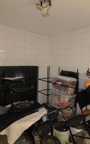 Casa à venda com 500m², 5 quartos e 2 vagas Casa à venda com 500m², 5 quartos e 2 vagasQuarto de Serviço