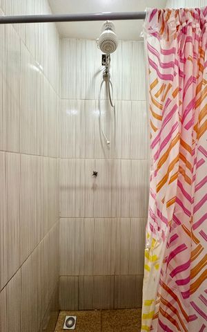 Casa à venda com 50m², 2 quartos e sem vaga Casa à venda com 50m², 2 quartos e sem vagaBanheiro