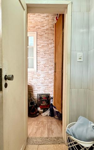 Casa à venda com 50m², 2 quartos e sem vaga Casa à venda com 50m², 2 quartos e sem vagaBanheiro