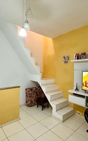 Casa à venda com 50m², 2 quartos e sem vaga Casa à venda com 50m², 2 quartos e sem vagaSala