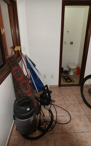 Casa de condomínio à venda com 420m², 4 quartos e 7 vagasQuarto de Serviço