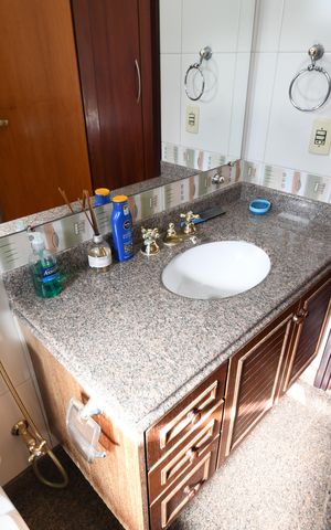 Casa de condomínio à venda com 420m², 4 quartos e 7 vagasSuíte Banheiro 3