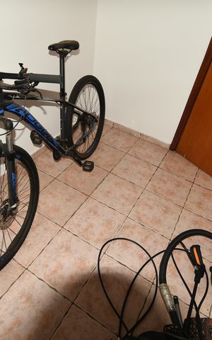 Casa de condomínio à venda com 420m², 4 quartos e 7 vagasQuarto de Serviço