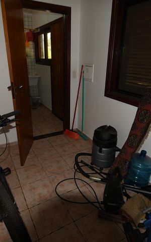 Casa de condomínio à venda com 420m², 4 quartos e 7 vagasQuarto de Serviço