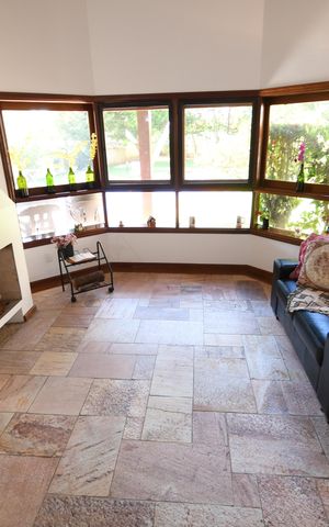 Casa de condomínio à venda com 420m², 4 quartos e 7 vagasSala