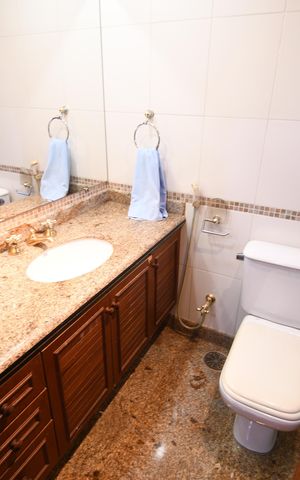 Casa de condomínio à venda com 420m², 4 quartos e 7 vagasSuíte Banheiro 2