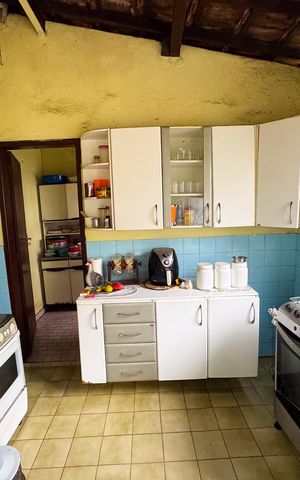 Casa à venda com 330m², 3 quartos e 2 vagas Casa à venda com 330m², 3 quartos e 2 vagasCozinha