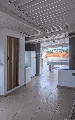 Casa à venda com 690m², 6 quartos e 8 vagas Casa à venda com 690m², 6 quartos e 8 vagasEspaço Gourmet