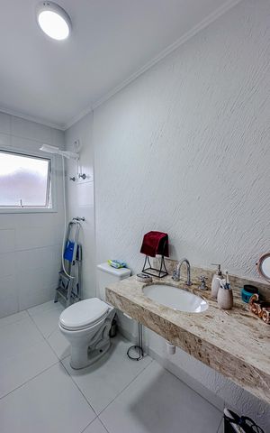 Casa de condomínio à venda com 230m², 3 quartos e 4 vagasBanheiro da Suíte