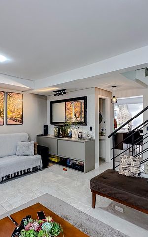 Casa de condomínio à venda com 230m², 3 quartos e 4 vagasSala