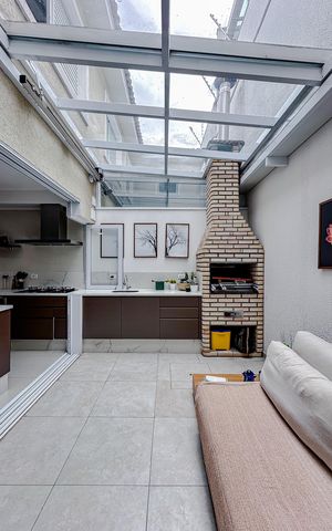 Casa de condomínio à venda com 230m², 3 quartos e 4 vagasÁrea externa