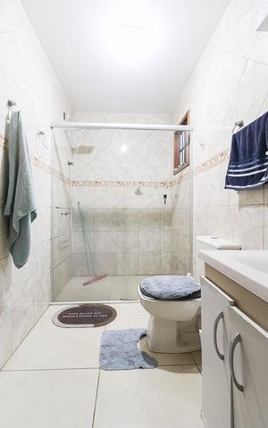 Casa à venda com 107m², 2 quartos e 1 vagaBanheiro