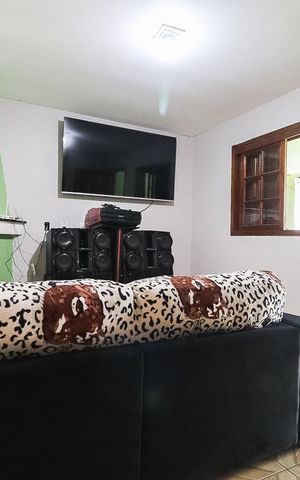 Casa à venda com 107m², 2 quartos e 1 vagaSala