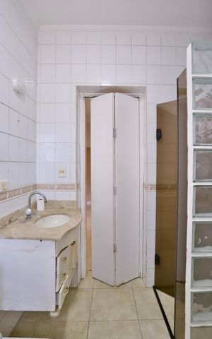Casa à venda com 270m², 2 quartos e 3 vagas Casa à venda com 270m², 2 quartos e 3 vagasBanheiro