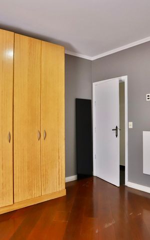 Casa à venda com 270m², 2 quartos e 3 vagas Casa à venda com 270m², 2 quartos e 3 vagasQuarto 1