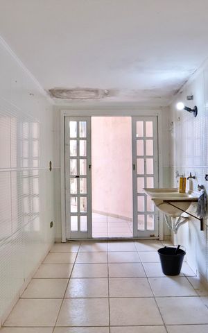 Casa à venda com 270m², 2 quartos e 3 vagas Casa à venda com 270m², 2 quartos e 3 vagasLavanderia
