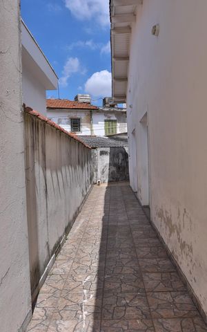 Casa à venda com 270m², 2 quartos e 3 vagas Casa à venda com 270m², 2 quartos e 3 vagasQuintal