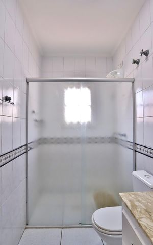 Casa à venda com 270m², 2 quartos e 3 vagas Casa à venda com 270m², 2 quartos e 3 vagasBanheiro do Quarto 3