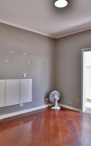 Casa à venda com 270m², 2 quartos e 3 vagas Casa à venda com 270m², 2 quartos e 3 vagasQuarto 1