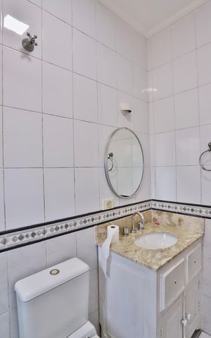 Casa à venda com 270m², 2 quartos e 3 vagas Casa à venda com 270m², 2 quartos e 3 vagasBanheiro do Quarto 3