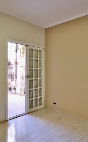 Casa à venda com 270m², 2 quartos e 3 vagas Casa à venda com 270m², 2 quartos e 3 vagasQuarto 3