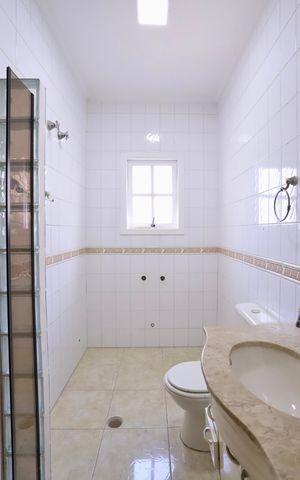 Casa à venda com 270m², 2 quartos e 3 vagas Casa à venda com 270m², 2 quartos e 3 vagasBanheiro