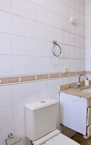 Casa à venda com 270m², 2 quartos e 3 vagas Casa à venda com 270m², 2 quartos e 3 vagasBanheiro