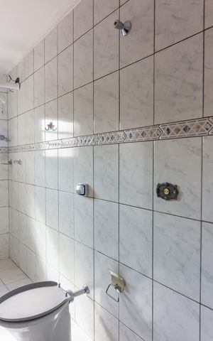 Casa à venda com 184m², 3 quartos e 2 vagas Casa à venda com 184m², 3 quartos e 2 vagasBanheiro Suíte 2