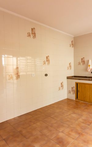 Casa à venda com 184m², 3 quartos e 2 vagas Casa à venda com 184m², 3 quartos e 2 vagasCozinha