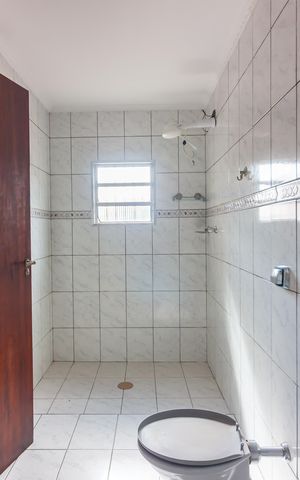 Casa à venda com 184m², 3 quartos e 2 vagas Casa à venda com 184m², 3 quartos e 2 vagasBanheiro Suíte 2