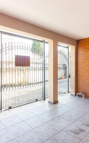 Casa à venda com 184m², 3 quartos e 2 vagas Casa à venda com 184m², 3 quartos e 2 vagasGaragem