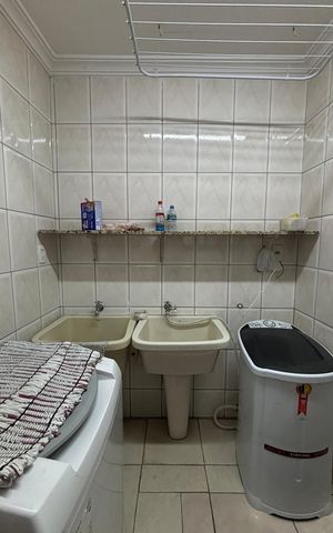 Casa à venda com 240m², 4 quartos e 2 vagas Casa à venda com 240m², 4 quartos e 2 vagasÁrea de Serviço