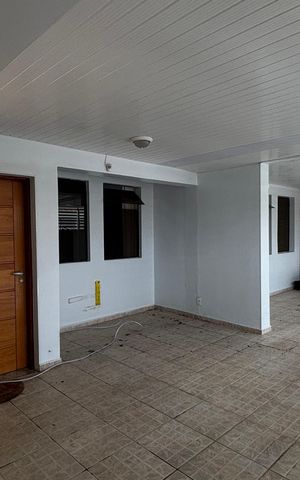 Casa à venda com 240m², 4 quartos e 2 vagas Casa à venda com 240m², 4 quartos e 2 vagasGaragem
