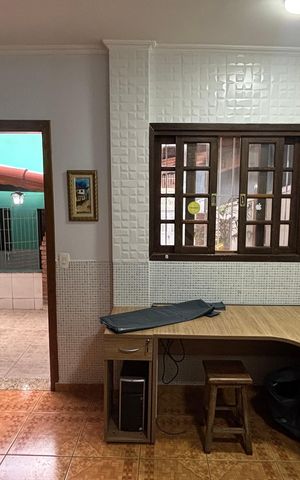 Casa à venda com 240m², 4 quartos e 2 vagas Casa à venda com 240m², 4 quartos e 2 vagasEscritório