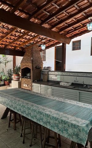 Casa à venda com 240m², 4 quartos e 2 vagas Casa à venda com 240m², 4 quartos e 2 vagasQuintal - Area Gourmet