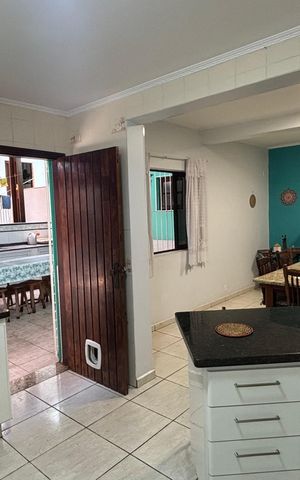 Casa à venda com 240m², 4 quartos e 2 vagas Casa à venda com 240m², 4 quartos e 2 vagasSala de Jantar - Cozinha