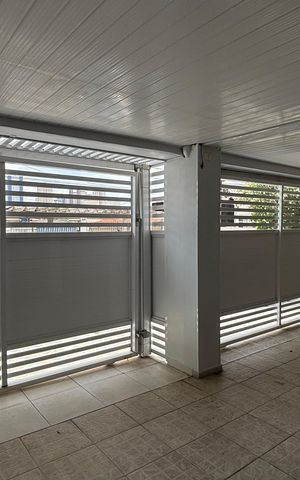 Casa à venda com 240m², 4 quartos e 2 vagas Casa à venda com 240m², 4 quartos e 2 vagasGaragem