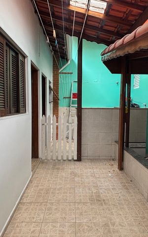 Casa à venda com 240m², 4 quartos e 2 vagas Casa à venda com 240m², 4 quartos e 2 vagasQuintal