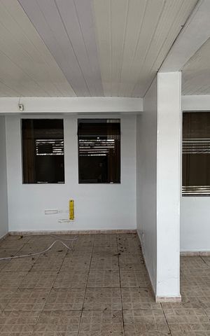Casa à venda com 240m², 4 quartos e 2 vagas Casa à venda com 240m², 4 quartos e 2 vagasGaragem