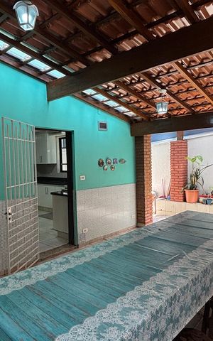 Casa à venda com 240m², 4 quartos e 2 vagas Casa à venda com 240m², 4 quartos e 2 vagasQuintal - Area Gourmet
