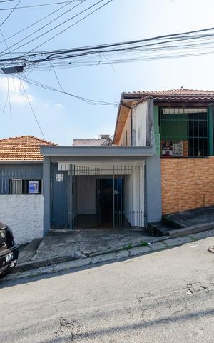 Casa para alugar com 120m², 2 quartos e 2 vagas Casa para alugar com 120m², 2 quartos e 2 vagasFachada