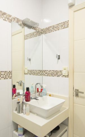 Casa à venda com 188m², 4 quartos e 4 vagas Casa à venda com 188m², 4 quartos e 4 vagasBanheiro da Suite