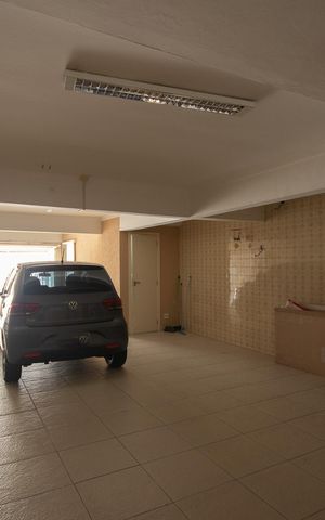 Casa à venda com 188m², 4 quartos e 4 vagas Casa à venda com 188m², 4 quartos e 4 vagasGaragem