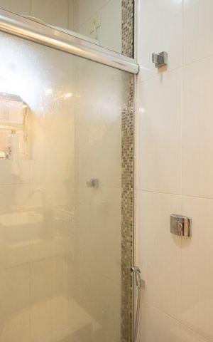 Casa à venda com 188m², 4 quartos e 4 vagas Casa à venda com 188m², 4 quartos e 4 vagasBanheiro 2